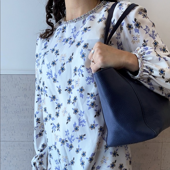 Gucci Navy Leather Swing Tote - Picture 11 of 12